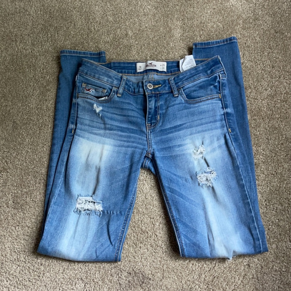 In great condition skinny jeans by Hollister